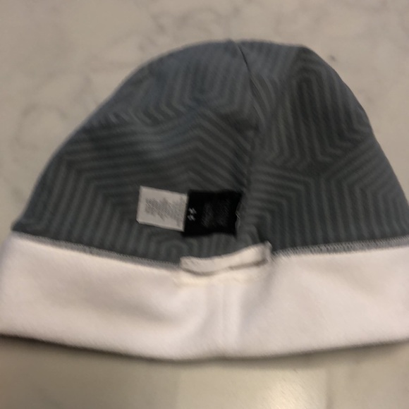 Under Armour Cap with Ponytail Slot - Picture 4 of 5